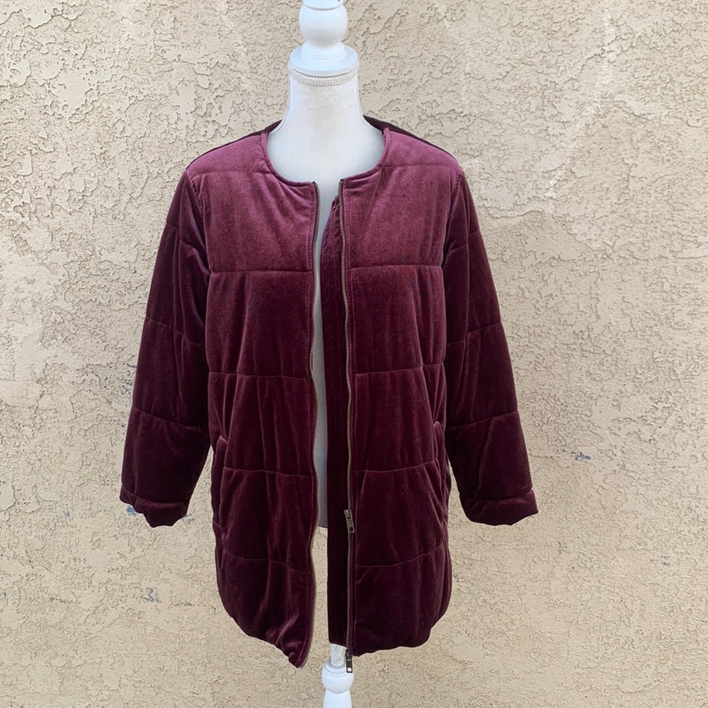 Who What Wear oversized crushed burgundy velvet padded jacket size Medium